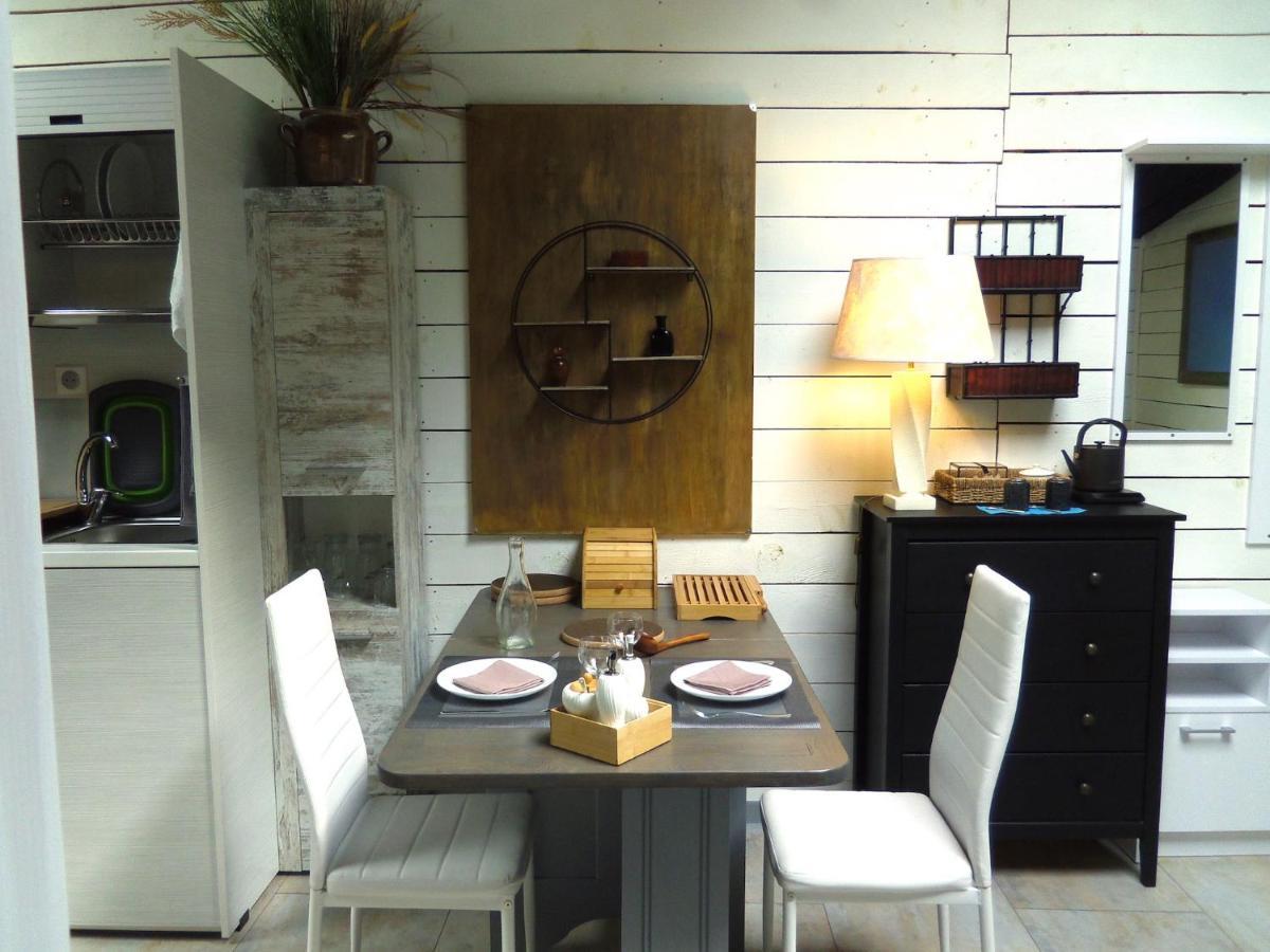 Appartement À Fleur D'Eau à Sainte-Colombe-sur-lʼHers Extérieur photo