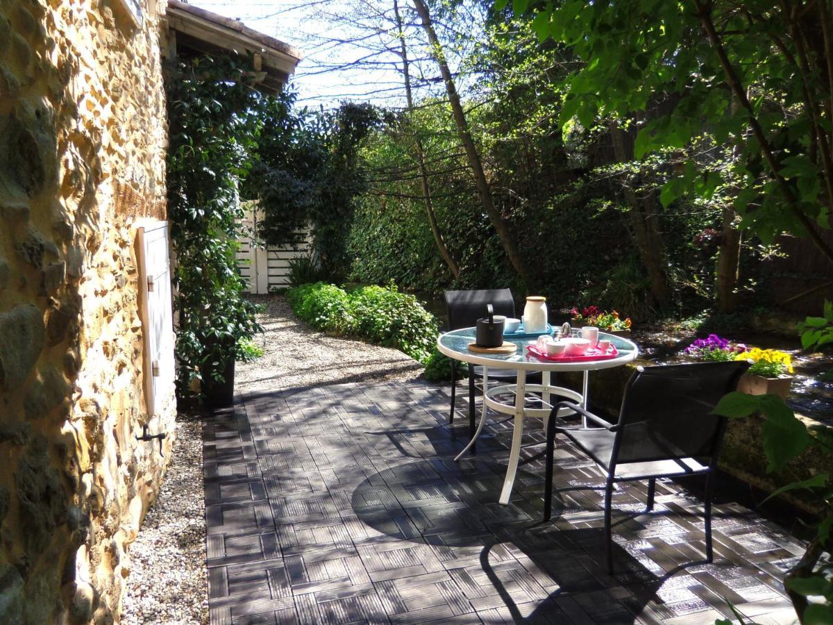 Appartement À Fleur D'Eau à Sainte-Colombe-sur-lʼHers Extérieur photo