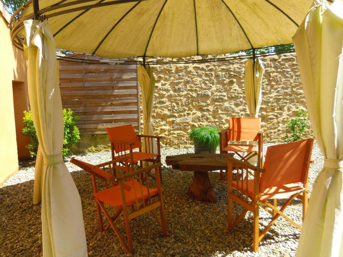 Appartement À Fleur D'Eau à Sainte-Colombe-sur-lʼHers Extérieur photo