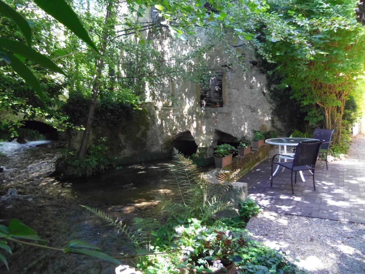 Appartement À Fleur D'Eau à Sainte-Colombe-sur-lʼHers Extérieur photo