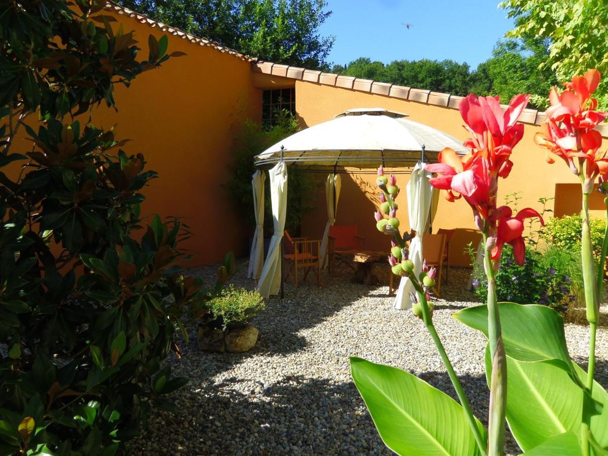 Appartement À Fleur D'Eau à Sainte-Colombe-sur-lʼHers Extérieur photo