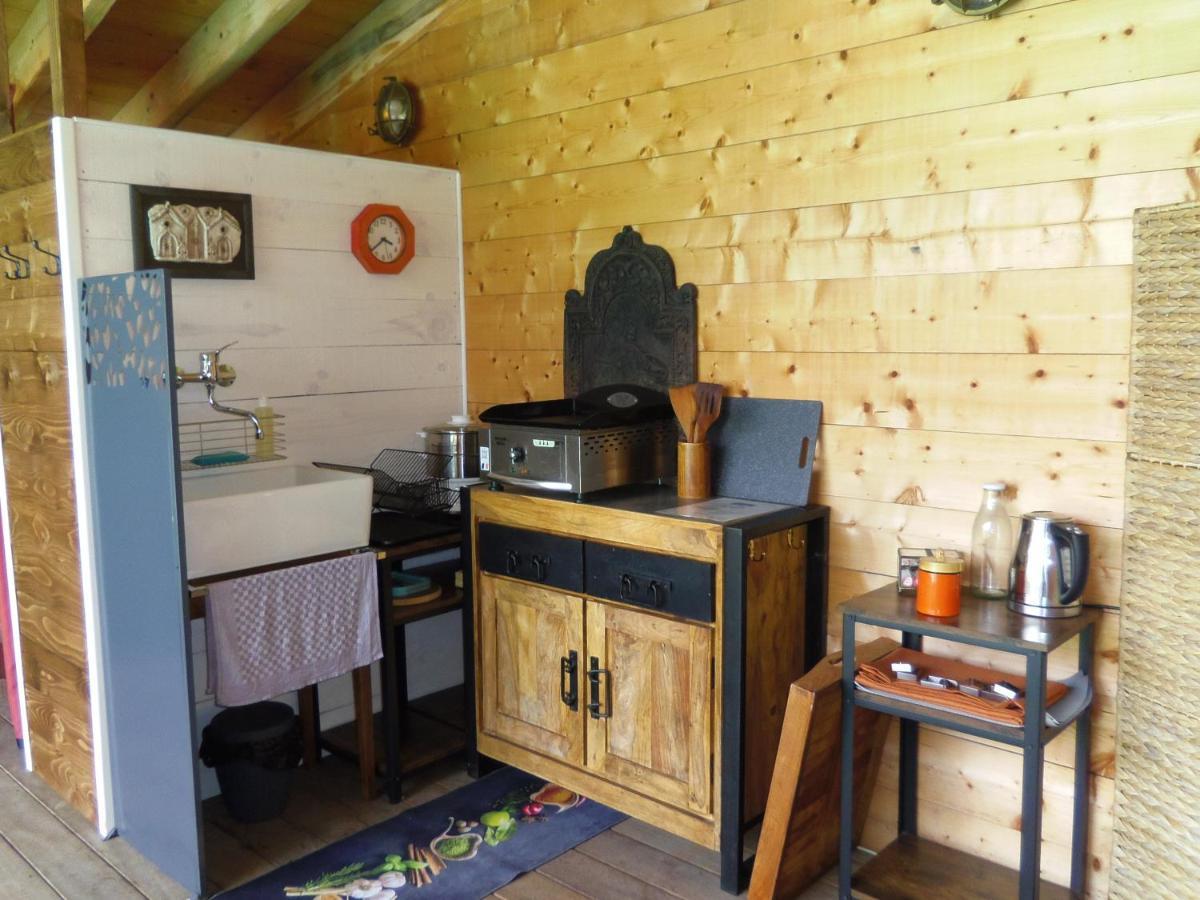 Appartement À Fleur D'Eau à Sainte-Colombe-sur-lʼHers Extérieur photo