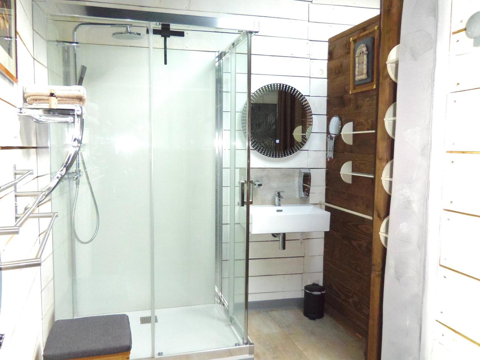 Appartement À Fleur D'Eau à Sainte-Colombe-sur-lʼHers Extérieur photo