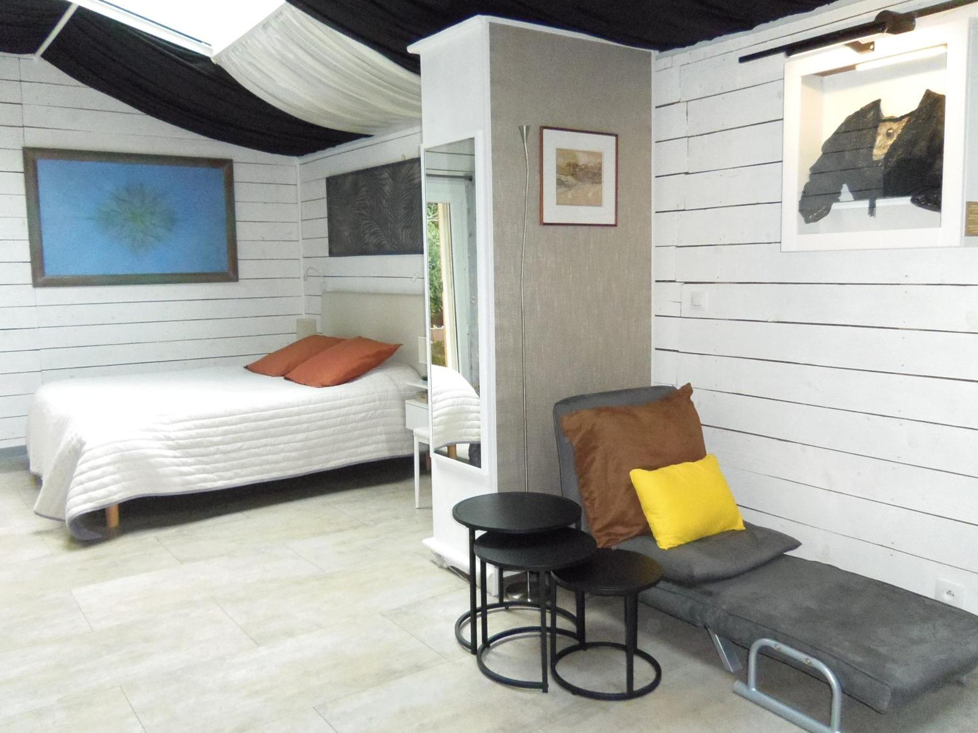 Appartement À Fleur D'Eau à Sainte-Colombe-sur-lʼHers Extérieur photo